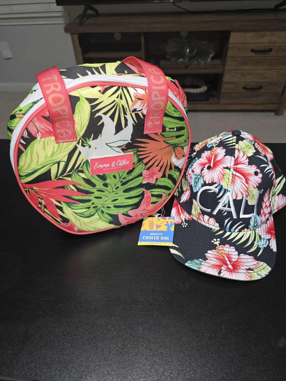 Emma & Chloe NWT Floral Cooler Bag with Matching CALI Cap - Black/Coral/Green